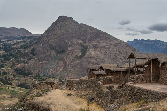 Inka Pasco Runis overlooking Sacred Valley.